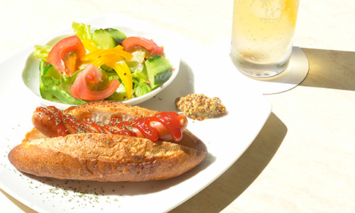 ホットドッグ　１ドリンク付　900円